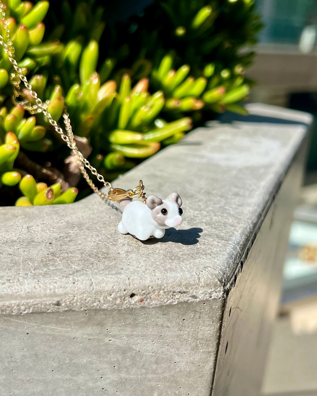 Milky Tiptoe Kitten Necklace