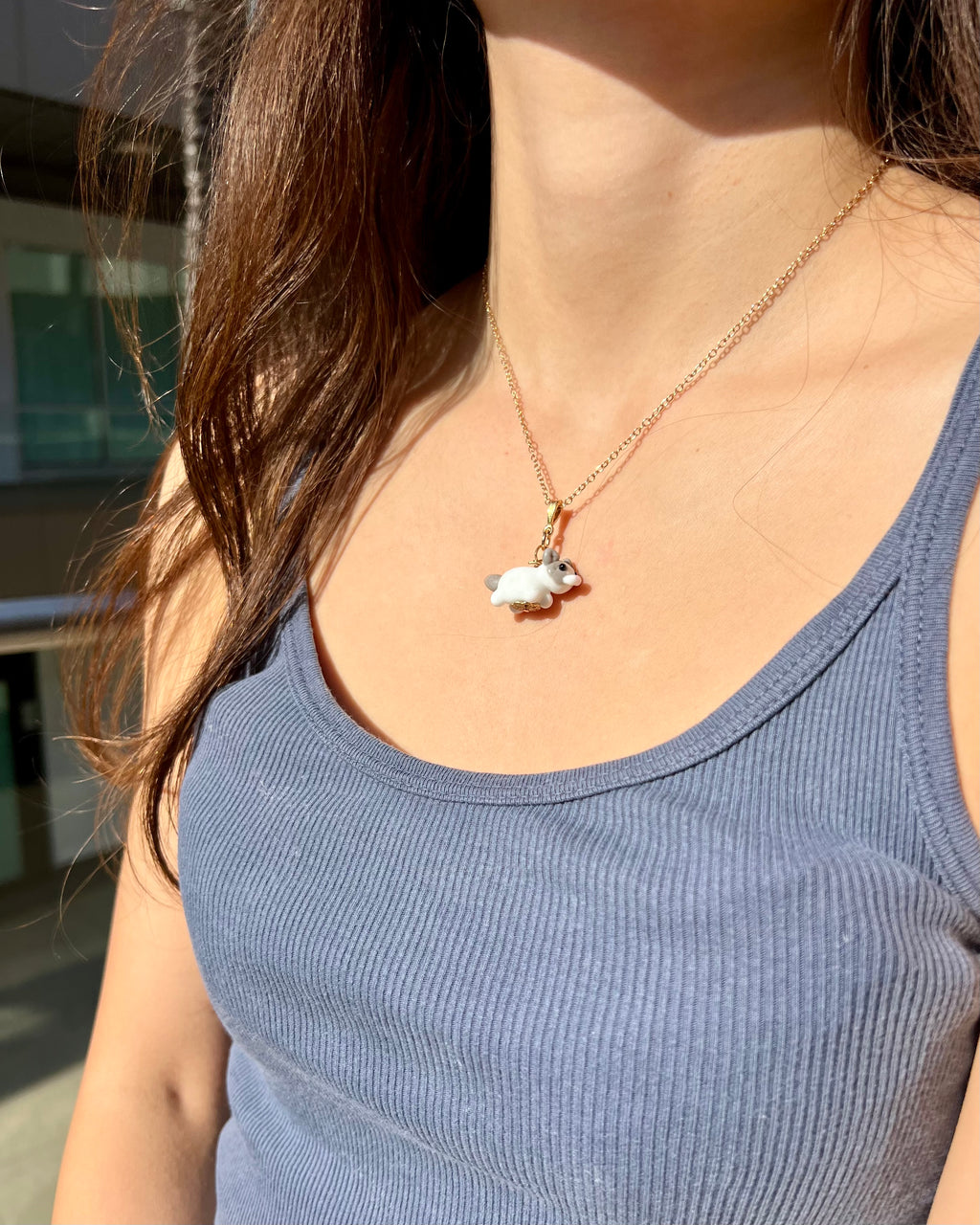 Milky Tiptoe Kitten Necklace