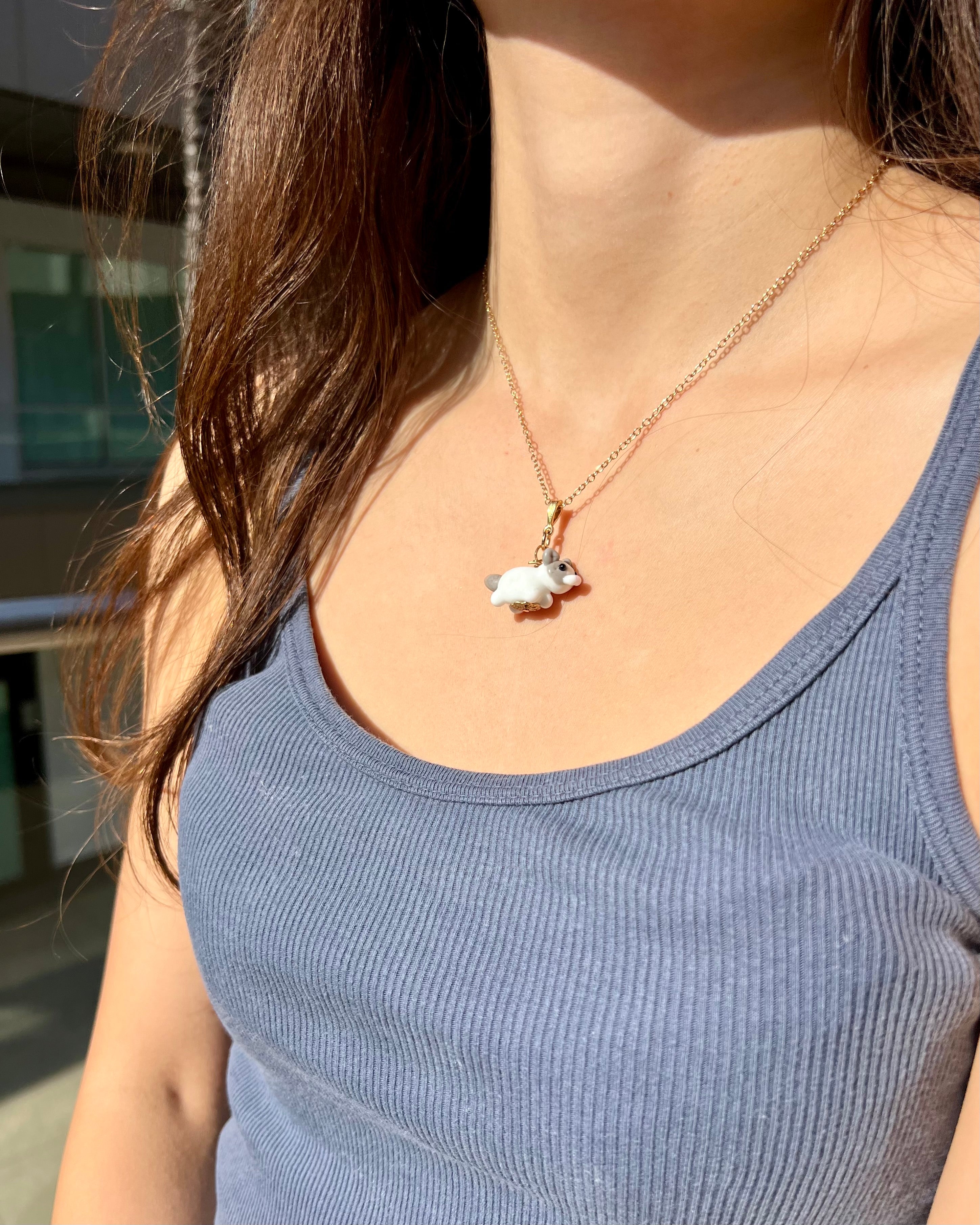 Milky Tiptoe Kitten Necklace