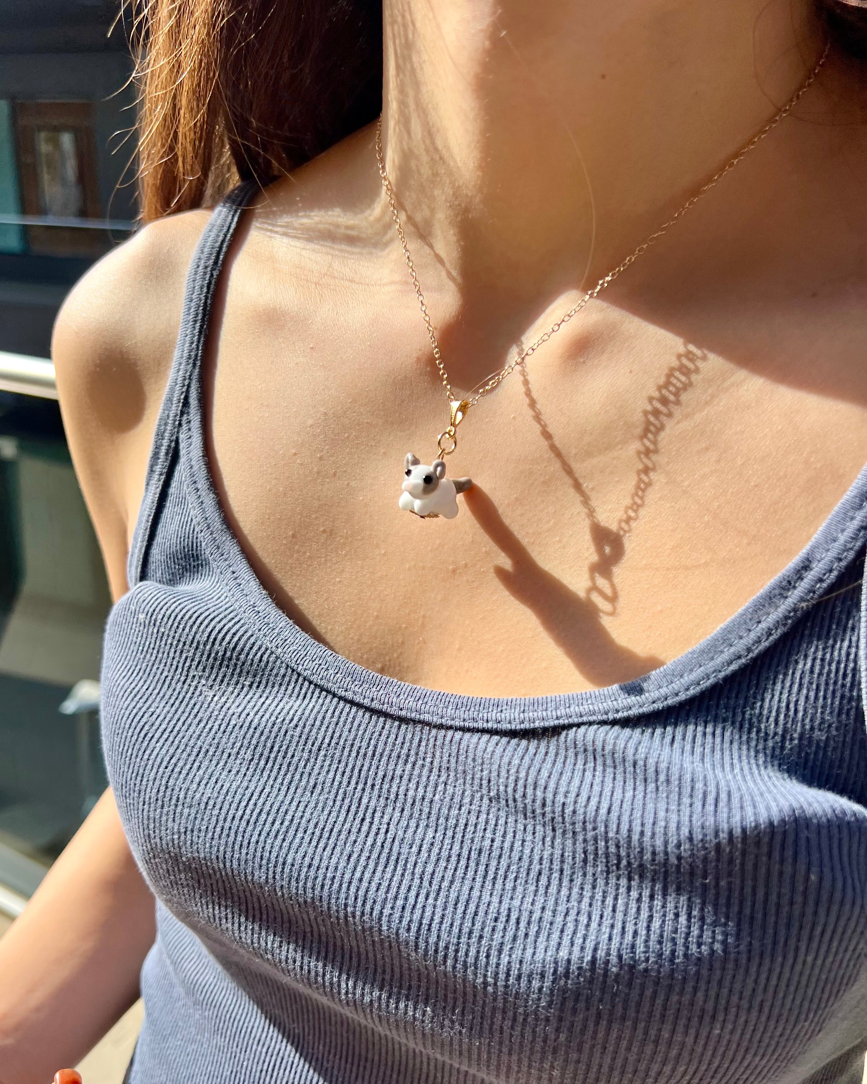 Milky Tiptoe Kitten Necklace