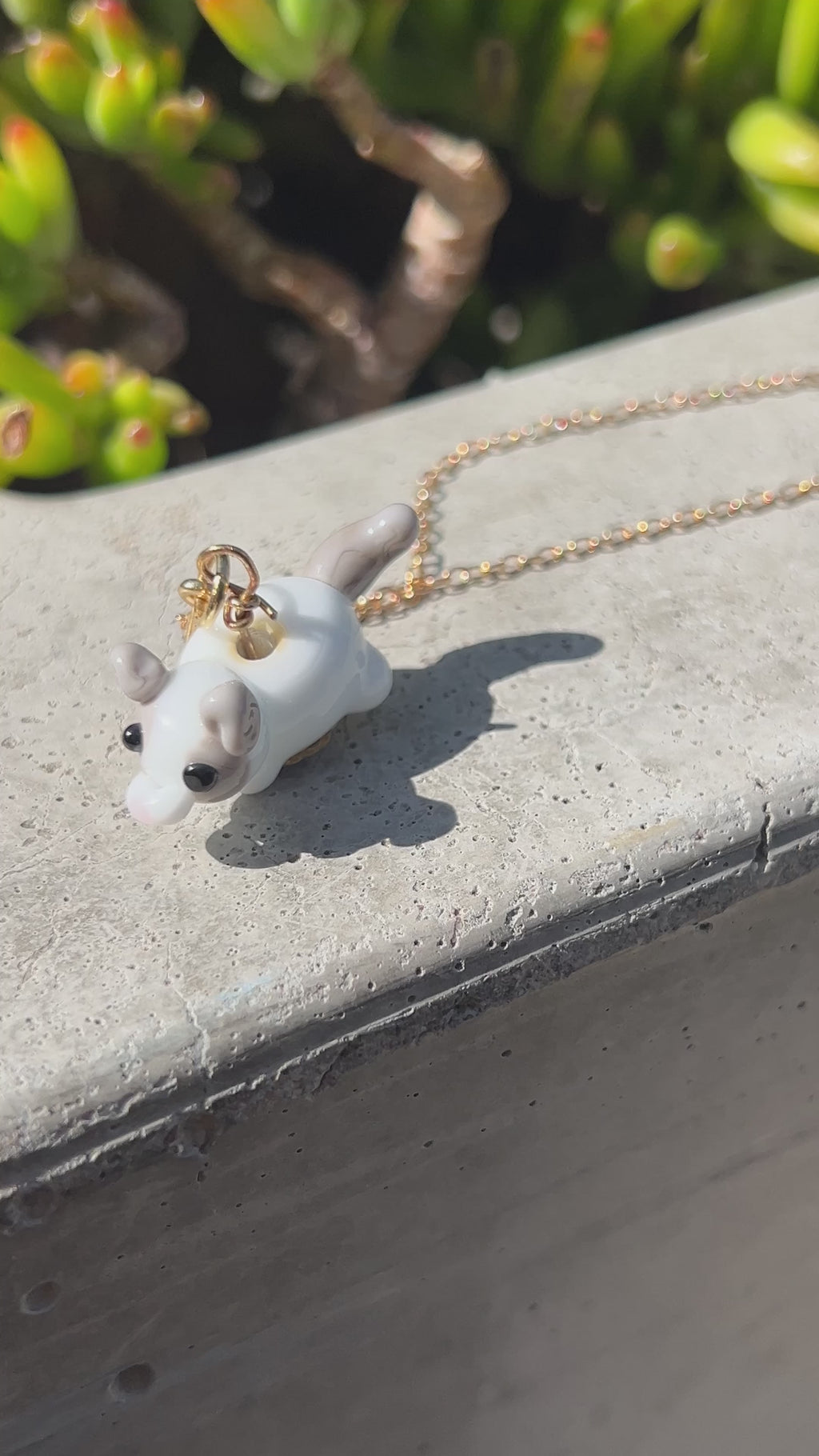 Milky Tiptoe Kitten Necklace